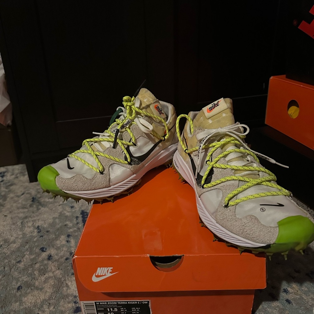 Authentic Women’s NIKE Off-White ZOOM TERRA KIGER 5 / OW